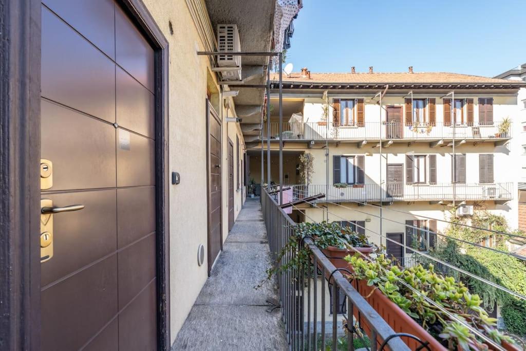 New Apartment: Imbonati6 Милан Экстерьер фото
